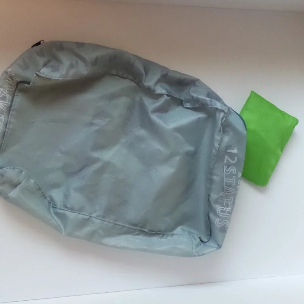 Delta x Seahawks packing cubes